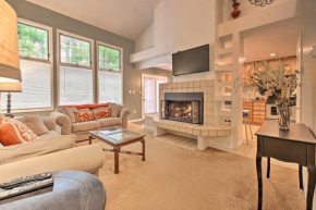 Townhome with Lake Club Access, Less Than 1 Mi to Ski!